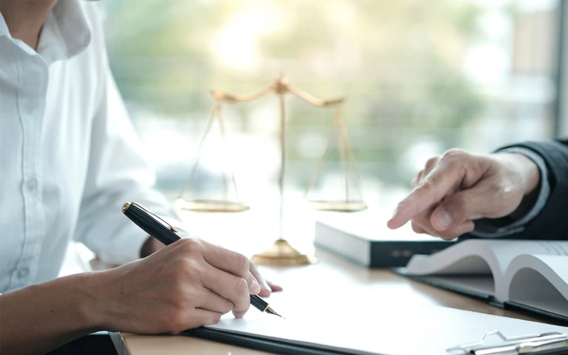 עורך דין מקרקעין - משה איזק